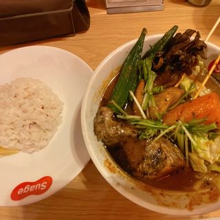 ラベンダーポークの炙り角煮カレー(北海道スープカレーSuage 渋谷店)