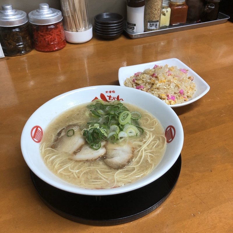半ちゃんセット(太宰府 八ちゃんラーメン 博多駅前3丁目店)