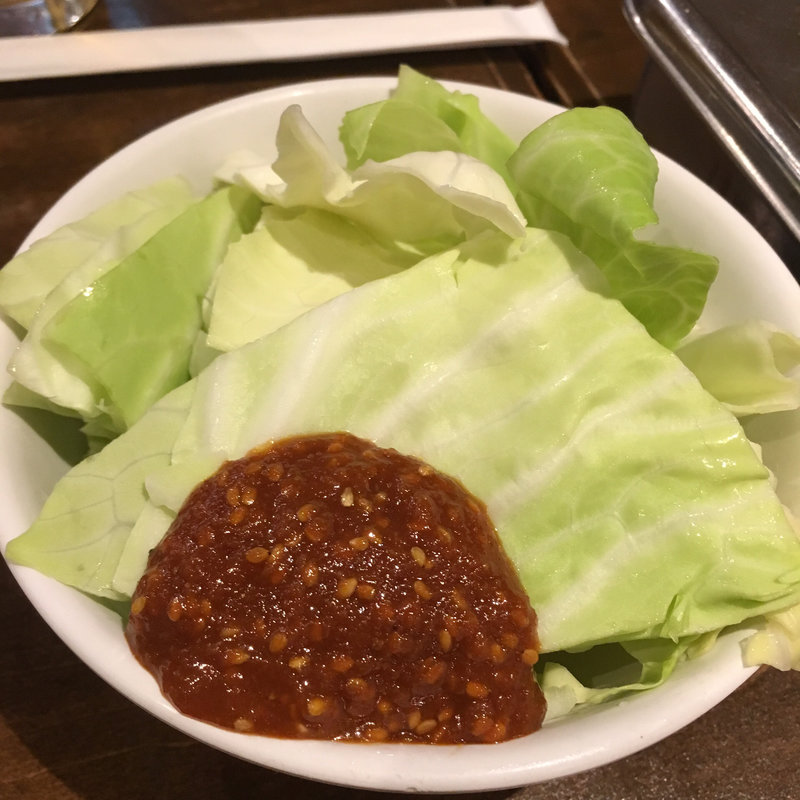 お通しのキャベツ(伝助本店 （デンスケホンテン）)