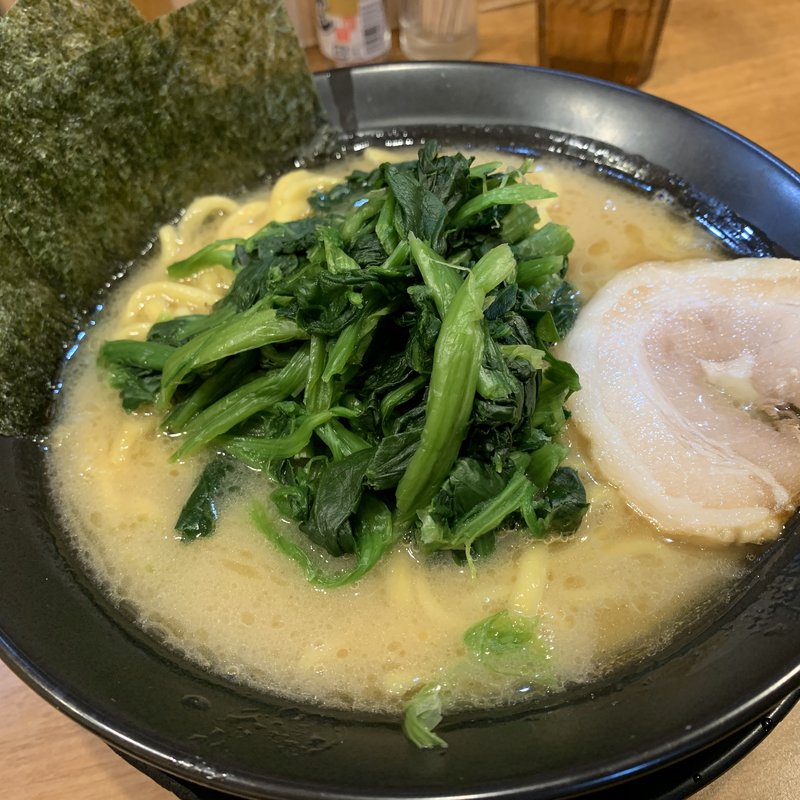 豚骨醤油ラーメン(横浜家系ラーメン 浅草家)