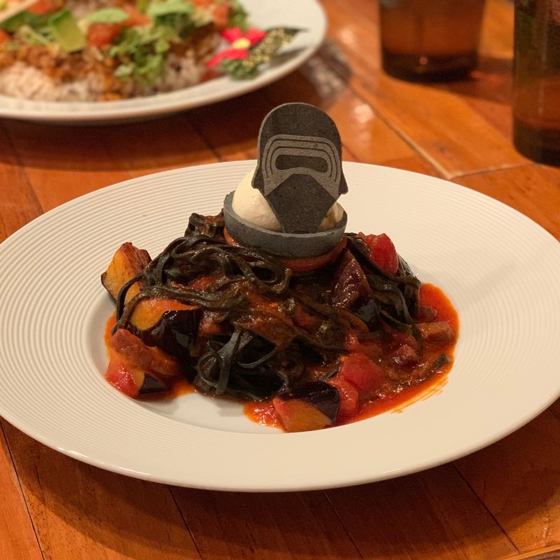 暗黒のパスタ(丸の内カフェ ease)