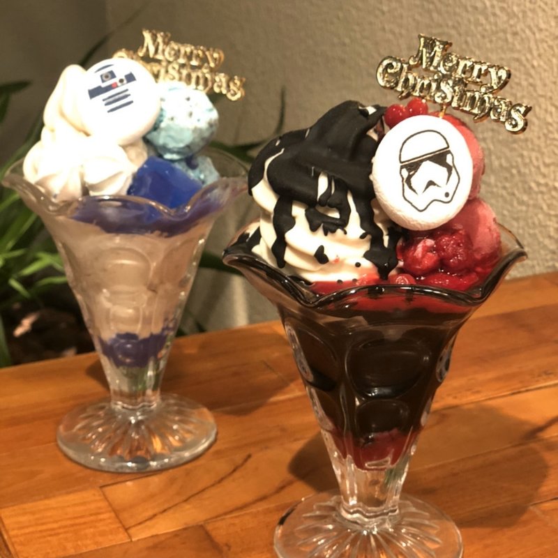 ダークサイドソイチャコールパフェ(丸の内カフェ ease)