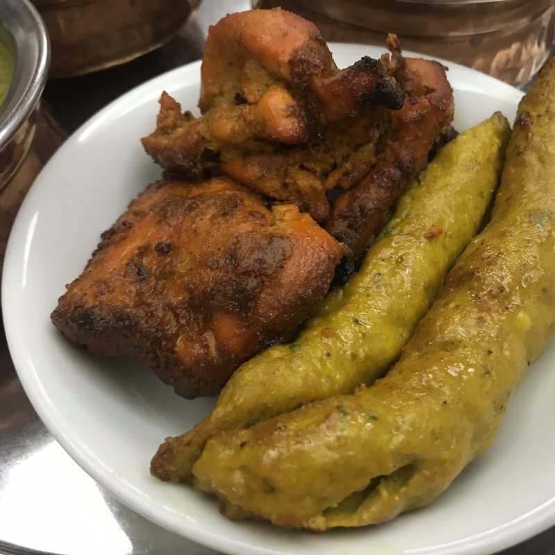 ケバブとタンドリーチキン(ナマステタージマハル上牧店)