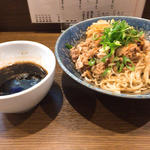 肉盛り 黒醤油つけ麺(1.5玉)
