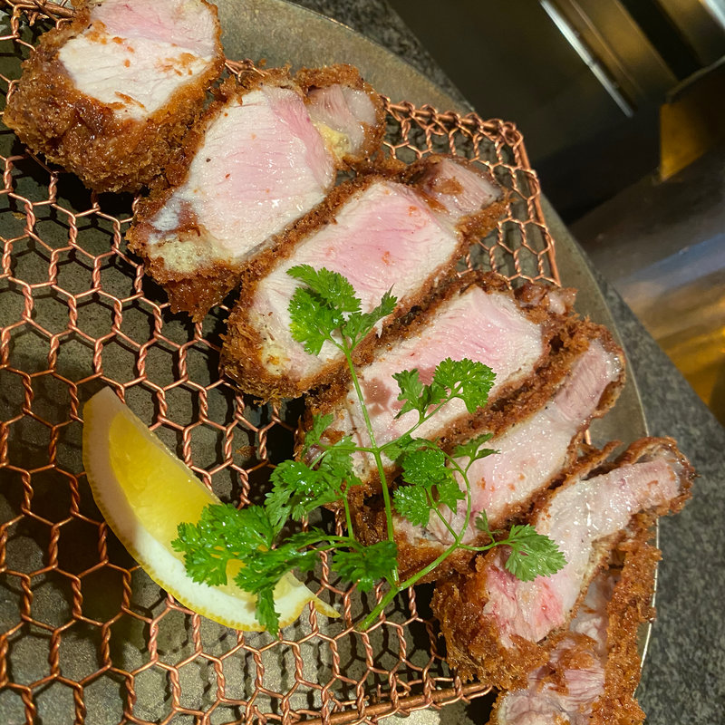 上ロース定食(80匁)(とんかつ マンジェ)