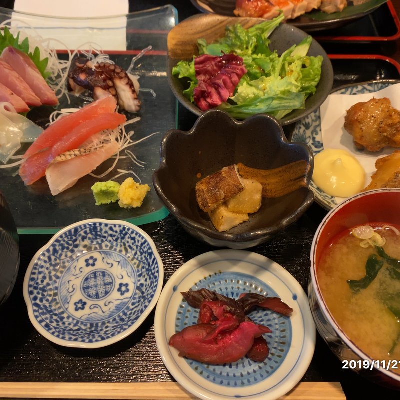 刺身定食 唐揚げ付き(ニ升五合)