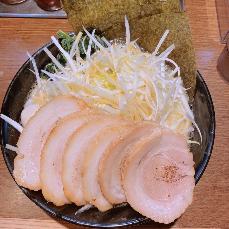 ネギチャーシューラーメン(濃厚豚骨ラーメン 濱虎家)