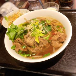 クウィッティオ．ム．トン（タイ風徳島ラーメン）(パヤオ)