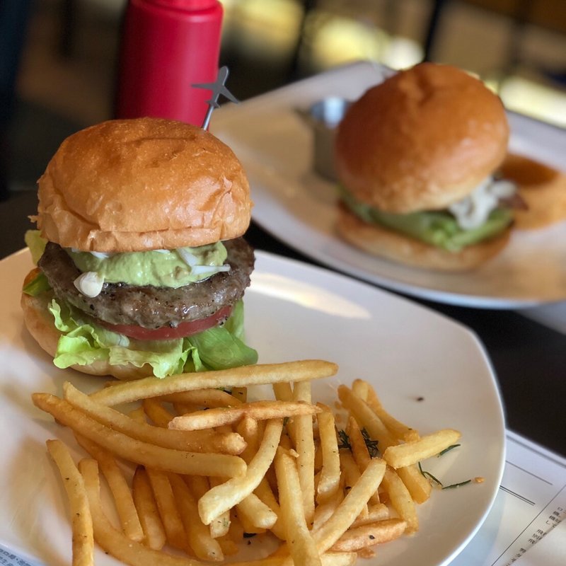 (ダグズ・バーガー （DOUG'S BURGER）)