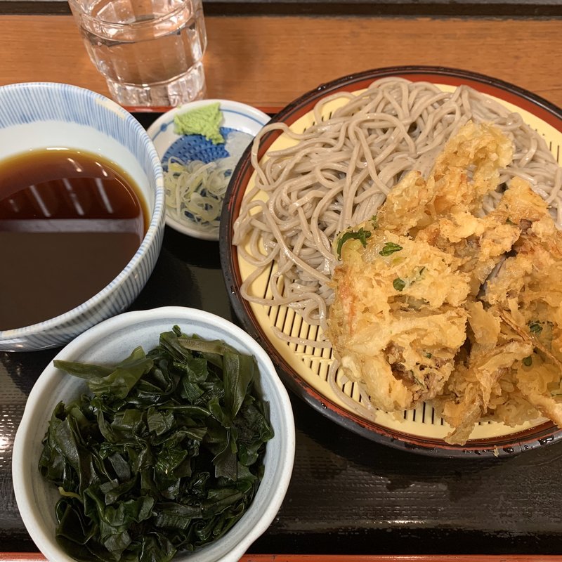 もりそば大盛＋かき揚げ＋わかめ(かのや 新宿東南口店 - 生そば・讃岐うどん)