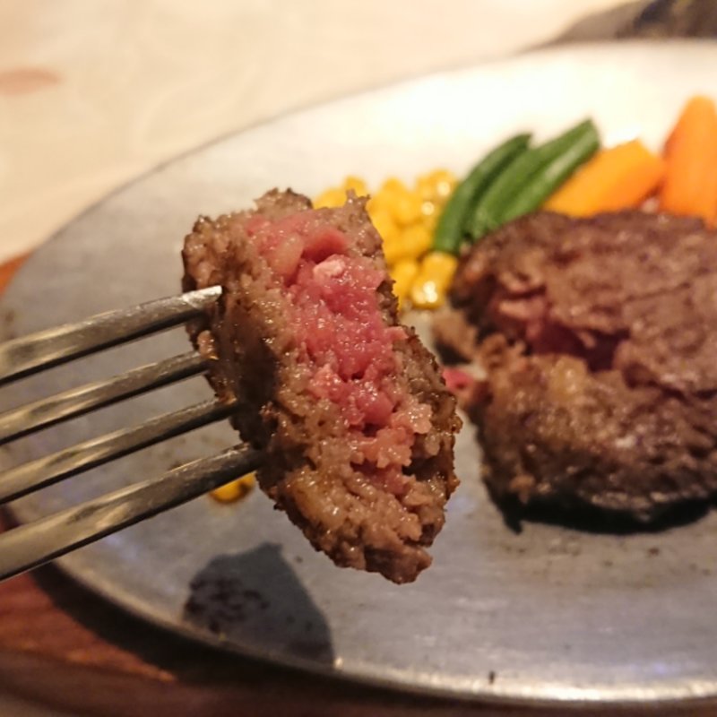 炭火焼きハンバーグセット(３匹の子ぶた)