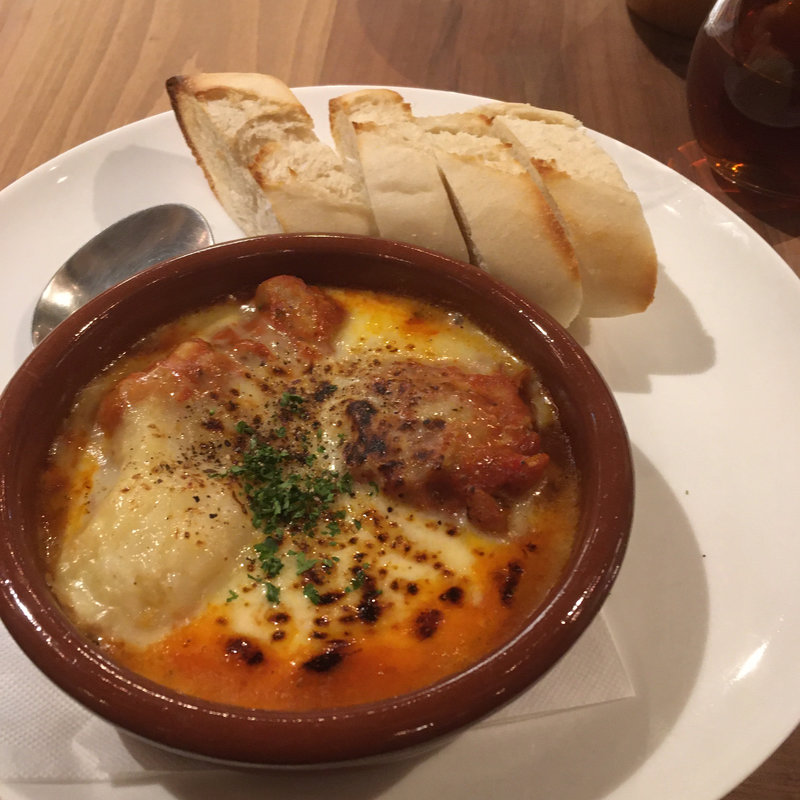 鶏肉のトマト煮込み(スペインバル 青山トロ)