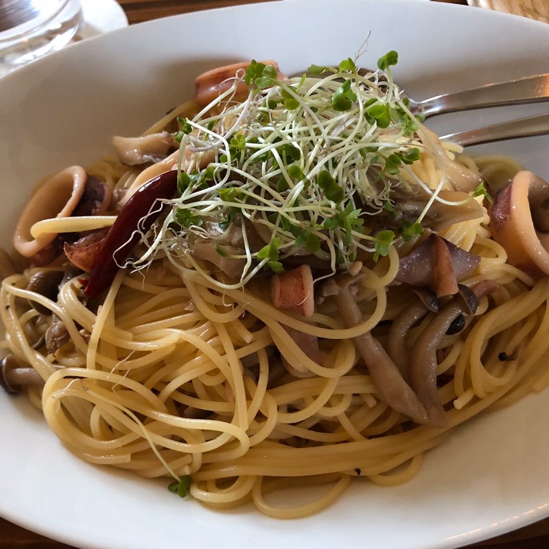 イカとキノコのペペロンチーノ(カフェ トワ （cafe towa）)