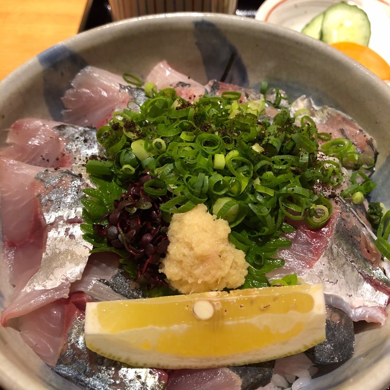あじたっぷり丼(丸新)