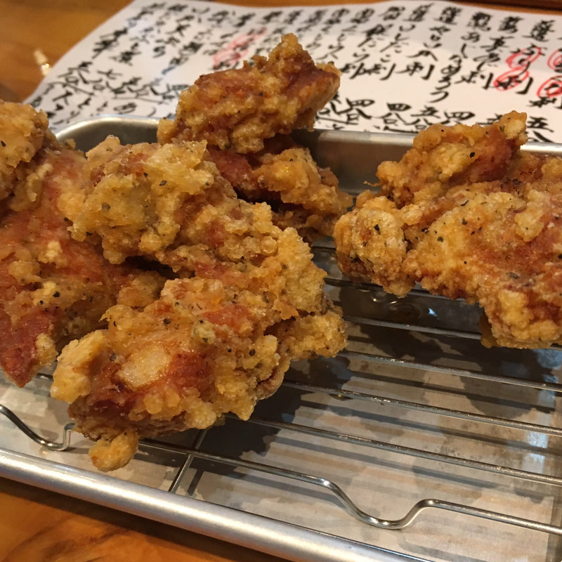 もも唐揚げ(大衆酒場まるは)