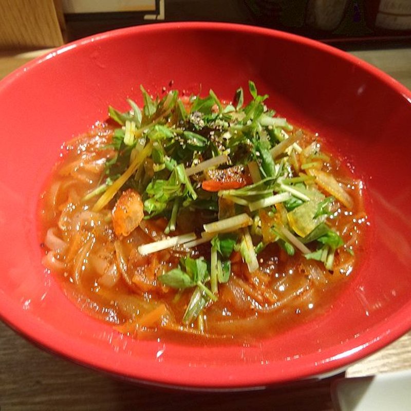 オマール海老ダシのブイヤベース風ライスヌードル（レモン付）(洋風ライスヌードル専門店 壱)