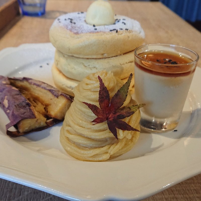 紅天使のおいもパンケーキ(3 STARS PANCAKE （スリースターズパンケーキ）)