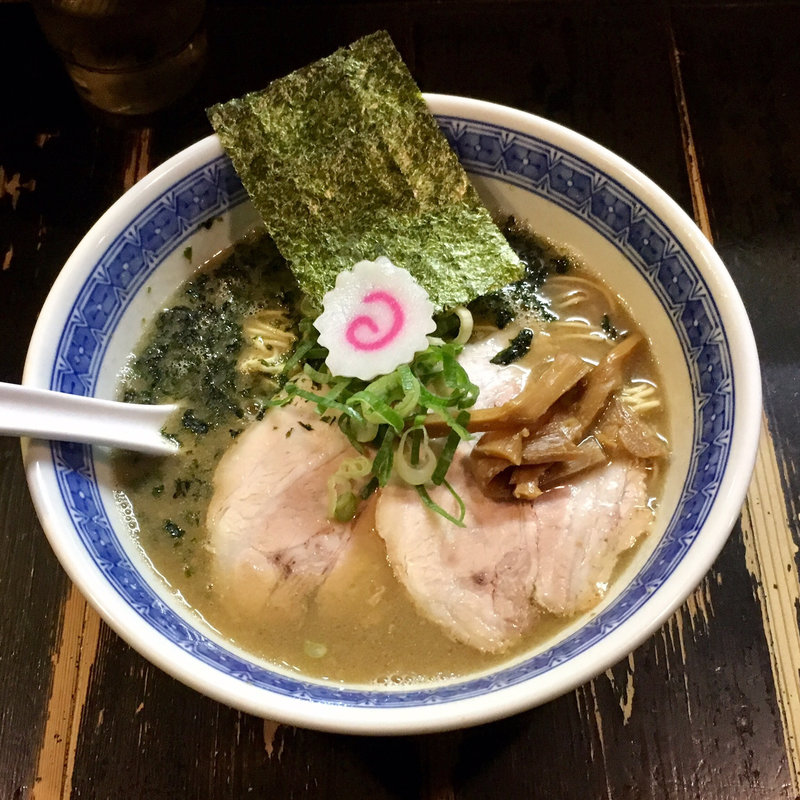 とんこつ醤油煮干しらーめん(頑々坊子)