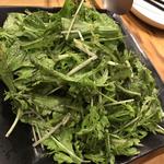 黒胡麻ドレッシングのグリーンサラダ