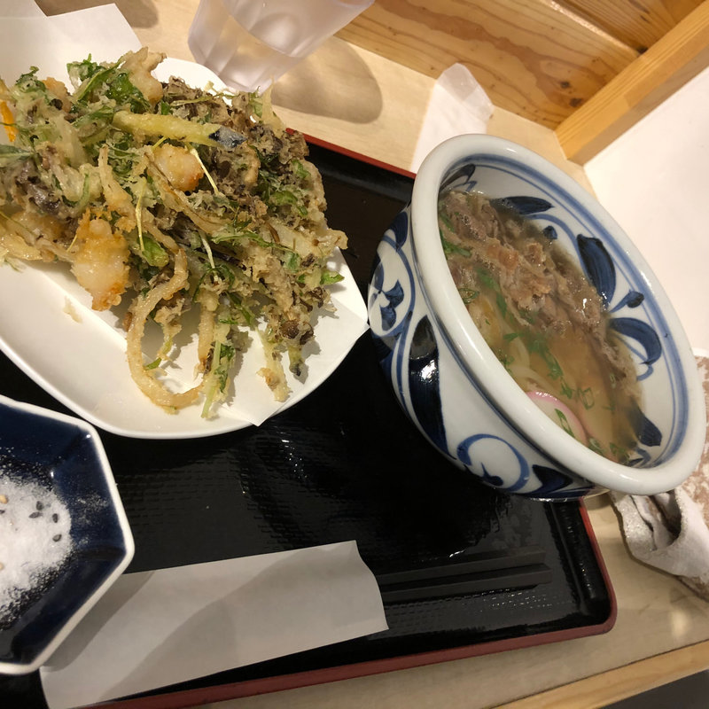 野菜かき揚げ肉うどん(豊前裏打会 萬田うどん)