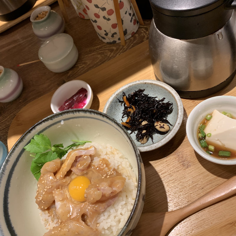 宇和島 鯛の胡麻和え茶漬け(こめらく ニッポンのお茶漬け日和。ペリエ千葉エキナカ店)