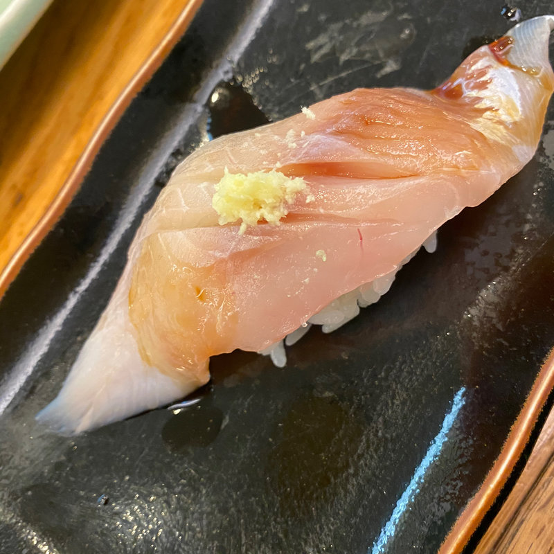 生ホッケ(元祖ぶっち切り寿司 魚心 三宮店)