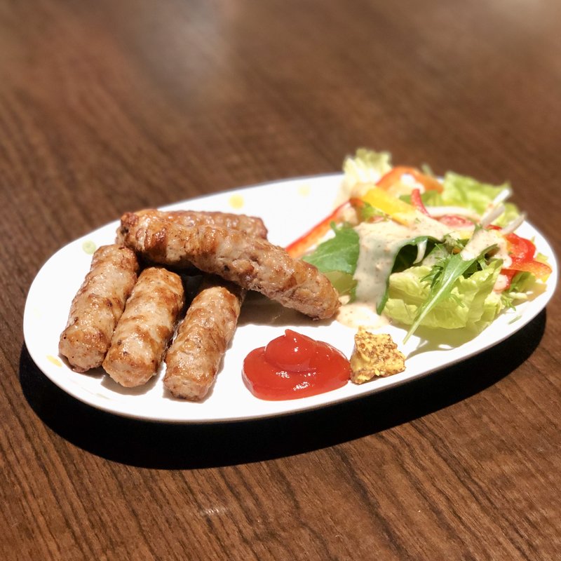 皮なしソーセージ(鉄板居食屋 進)