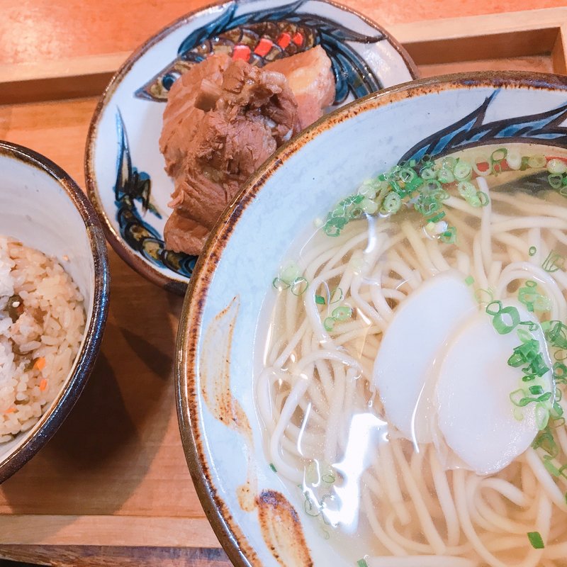 沖縄そば(木炭そば　とらや)