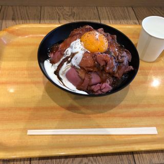 ローストビーフ丼 特盛 ローストビーフ星 三井アウトレットパーク仙台港 の口コミ一覧 おいしい一皿が集まるグルメコミュニティサービス Sarah