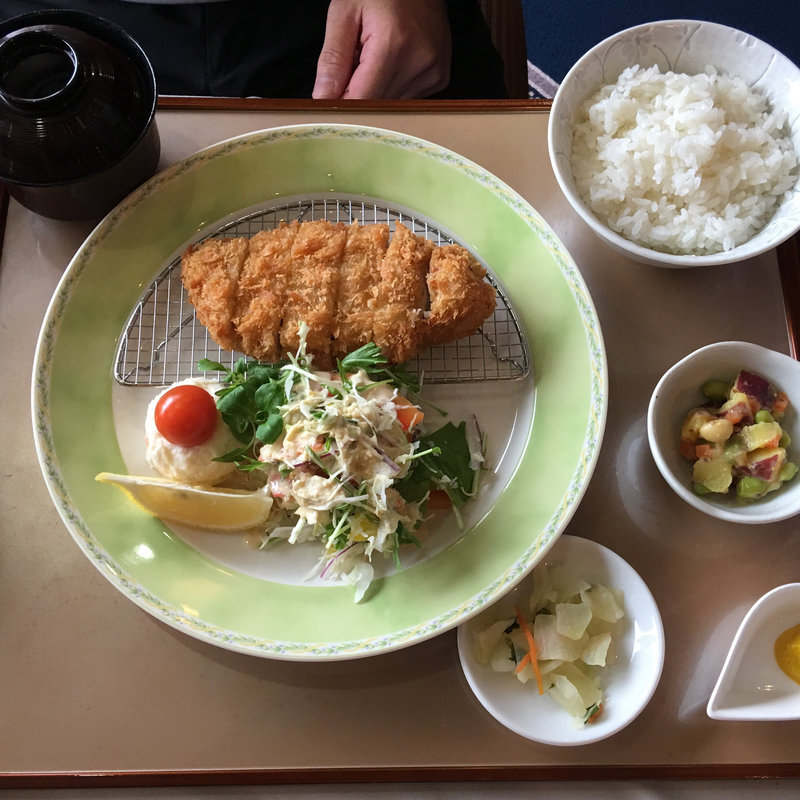 熟成豚のロースカツ定食(仙台クラシックゴルフ倶楽部)