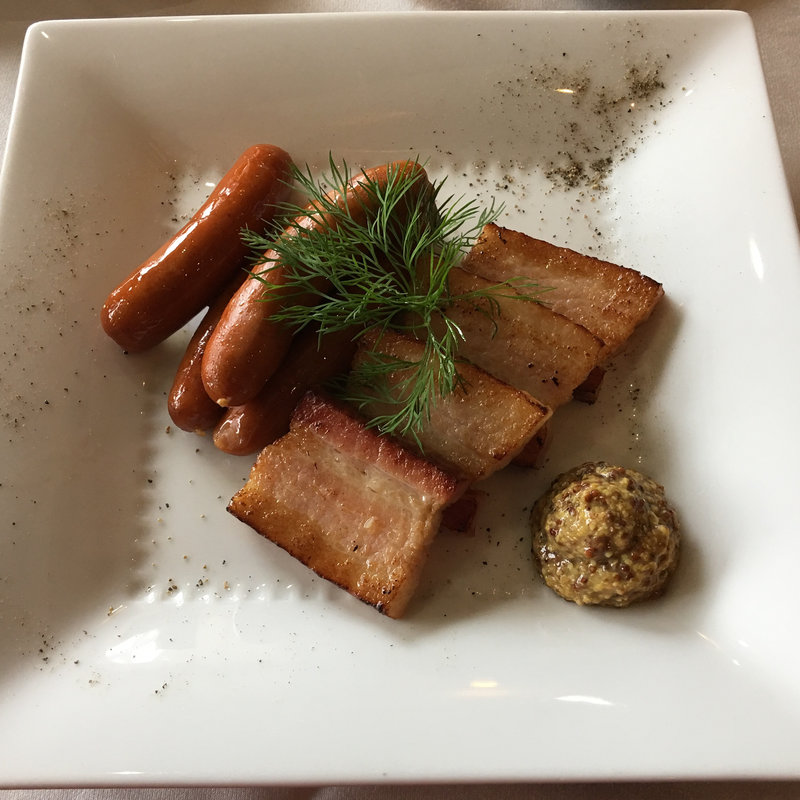 ベーコンとチョリソーの盛り合わせ(仙台クラシックゴルフ倶楽部)