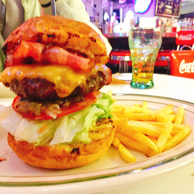 ベーコンチーズバーガー(PENNY'S DINER)