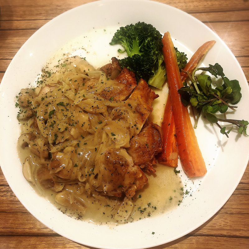 日南どりのポルチーニクリームソース(EVERYTHING SALAD 青山)