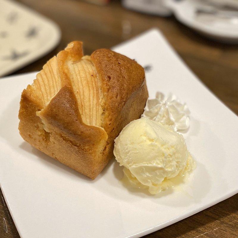 りんごのケーキ(喫茶KOKO'sふぁくとりー)