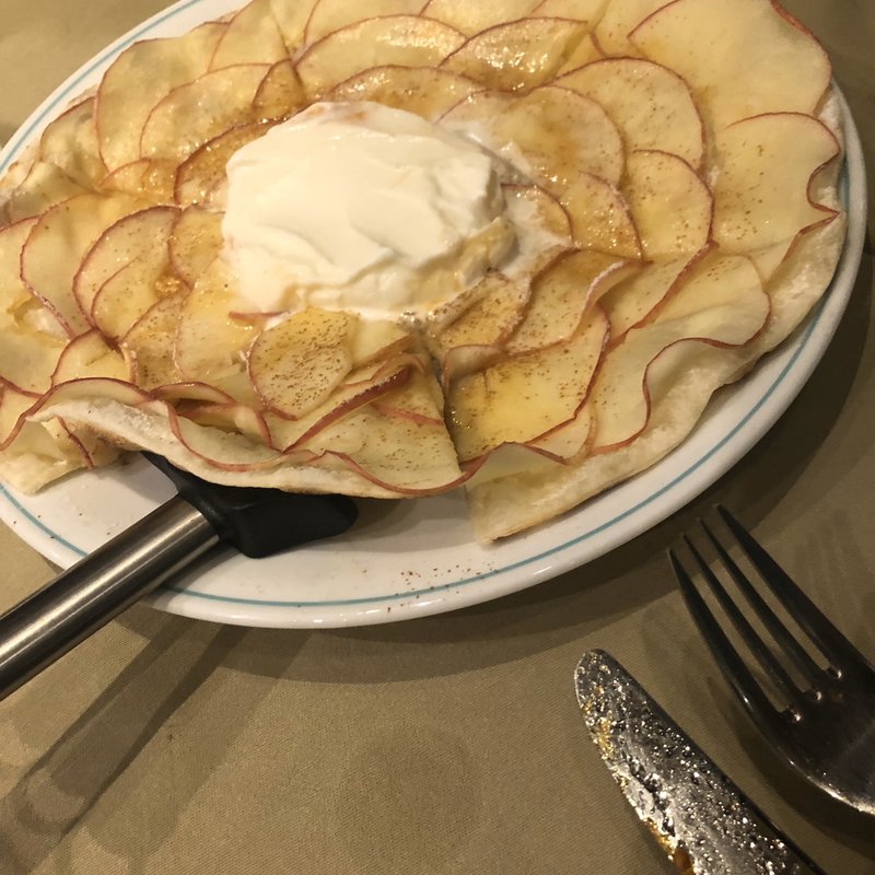 りんごとリコッタチーズのデザートピッツァ(神楽坂zio 博多店(大名店))