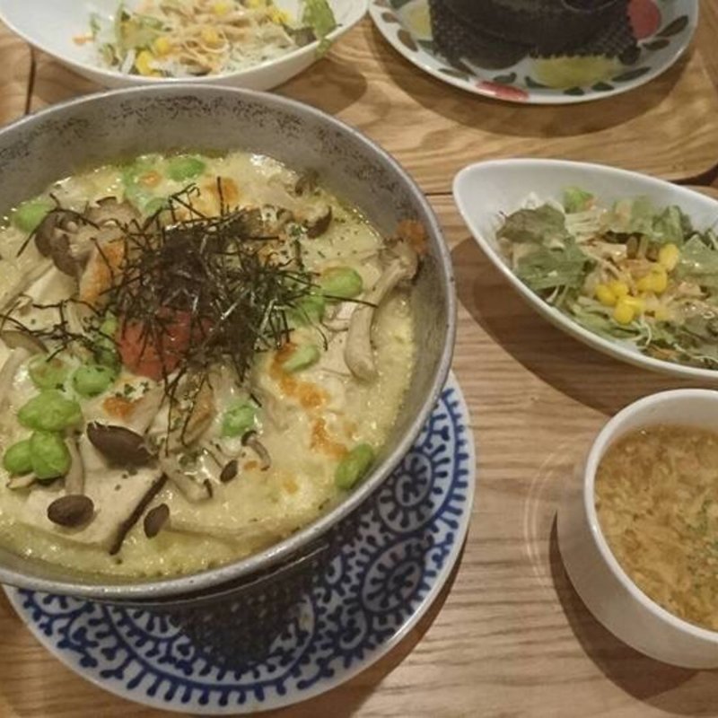 (神戸元町ドリア KITTE博多店)