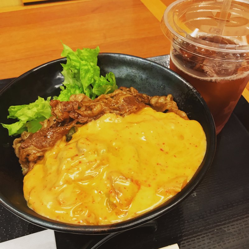 キムチーズ焼肉丼(肉のヤマキ商店 お茶の水サンクレール店)