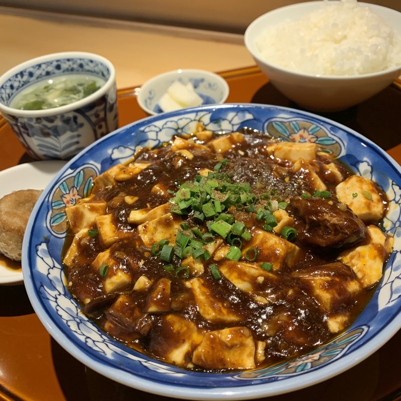 牛筋麻婆豆腐(龍眉虎ノ尾 西麻布)