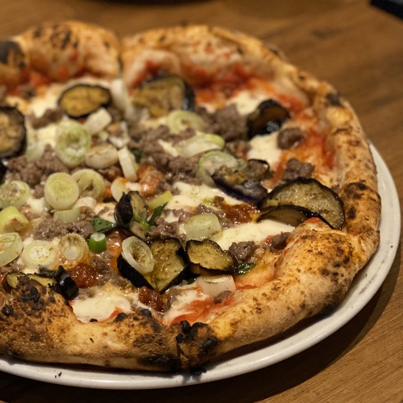 山椒香る！鹿肉と茄子の旨辛ジビエミートピッツァ(LOGIC Nagano （ロジック）)