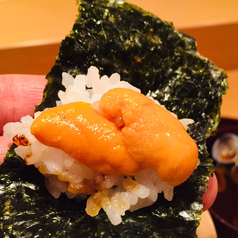 バフン雲丹の海苔巻き(料理 澤)