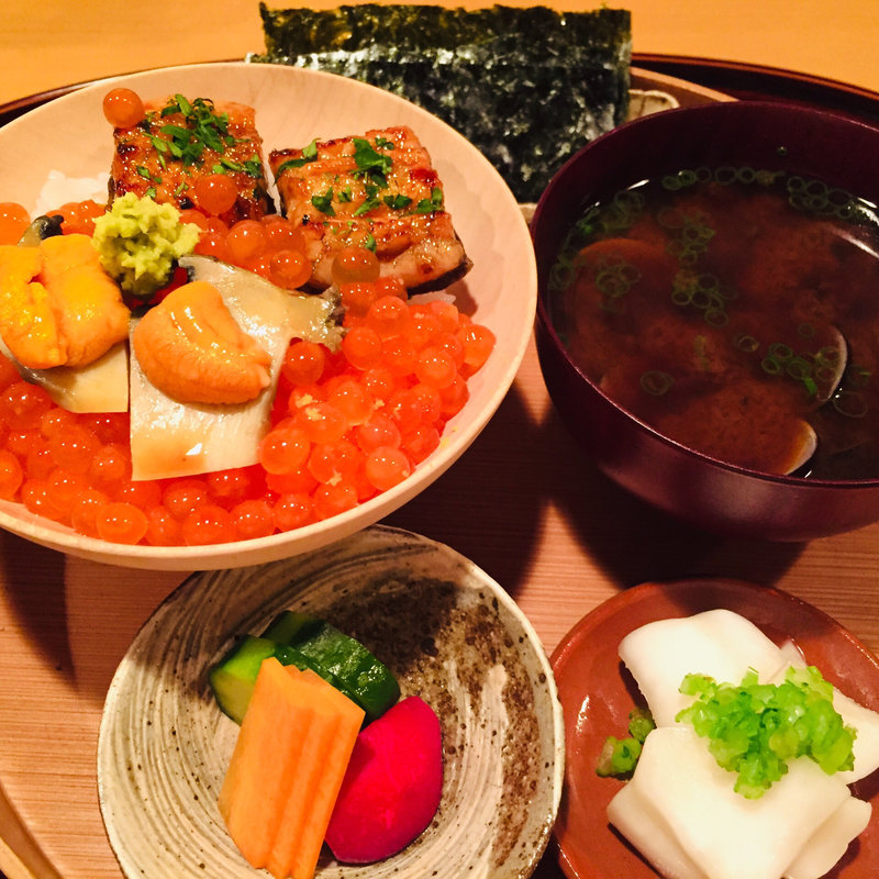 お食事_バフン雲丹、いくら、熟成海うなぎ、黒あわびご飯としじみ汁w/糠漬け(料理 澤)