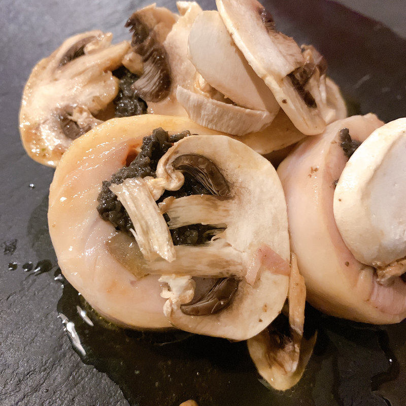 フォアグラと旬の野菜を使ったバロティーヌ。 トリュフのソース。(ビストロオーズ)