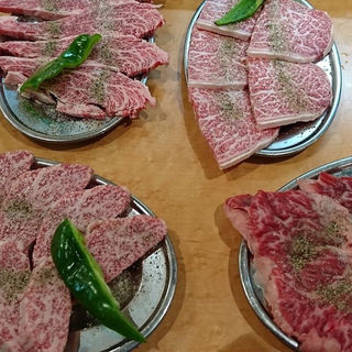熟成肉3種盛り(ロース焼肉専門店 肉酒場 武蔵小杉店)