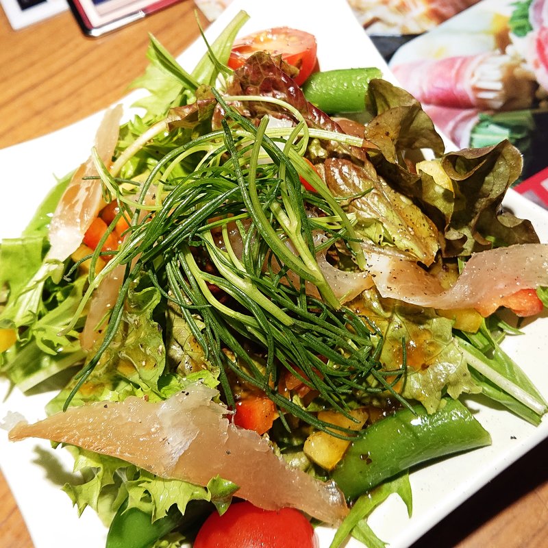 一人に一皿ずつの小さなとり鉄サラダ和風(とり鉄 武蔵新城店 （とりてつ）)