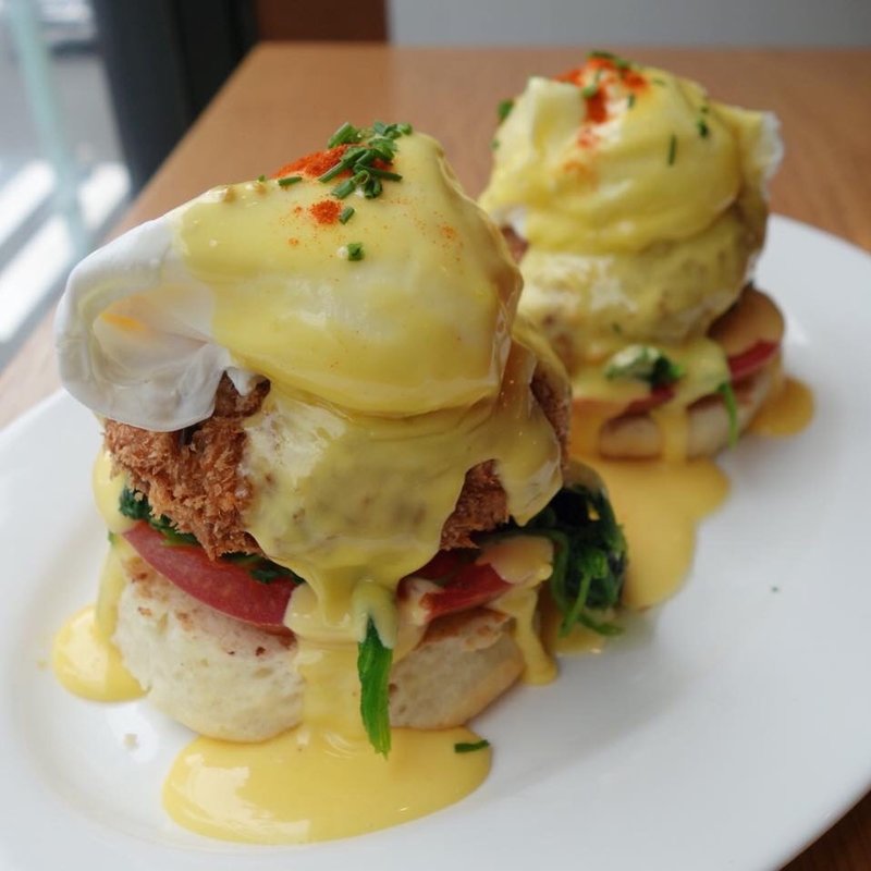 クラブケーキベネディクト(クリントン・ストリート・ベイキング・カンパニー （CLINTON ST. BAKING COMPANY & RESTAURANT）)