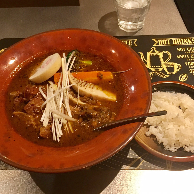 豚の角煮SOUPCURRY羊骨ラーメン(スープカレー しゃば蔵)