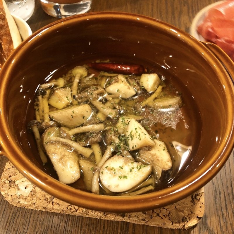 アヒージョ(cafe&bar pocher)