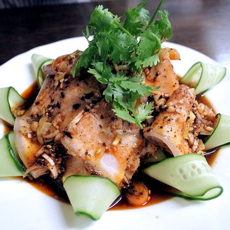 四川風薄切り豚肉のにんにく入り醤油かけ(粒粒香)