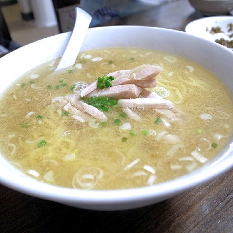 特製鶏スープ麺(粒粒香)