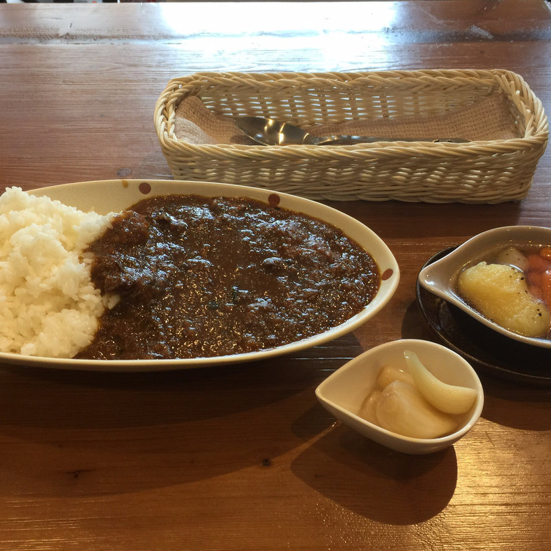 牛スジカレー(カフェ不動産すまい研究所)